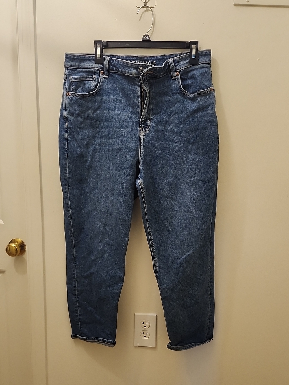American Eagle Outfitters Boyfriend Jeans in Blue Wash